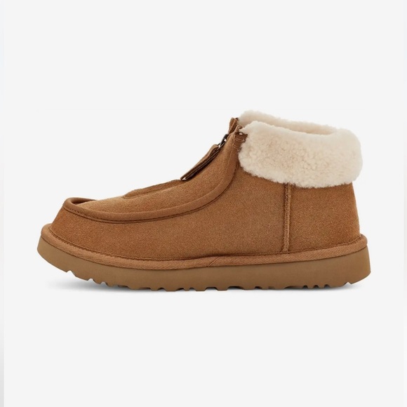 Ugg Funkarra Boots - Picture 15 of 15